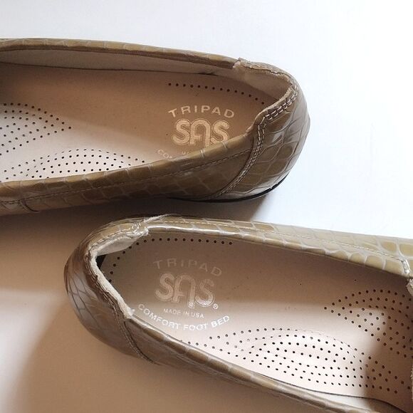 SAS Womens 7.5 M Tripad Loafers Beige Croc Slip On Flats with Comfort Foot Bed - Picture 8 of 8